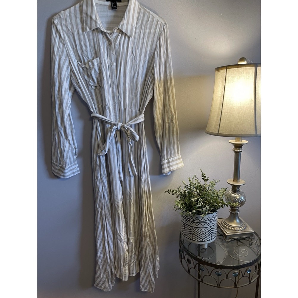 FOREVER 21 Cream & White Button Up Dress